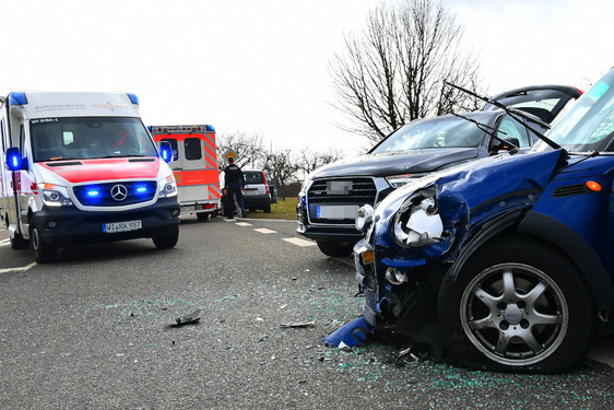 wiesbadenaktuell wiesbadener gerat auf b275 ins schleudern