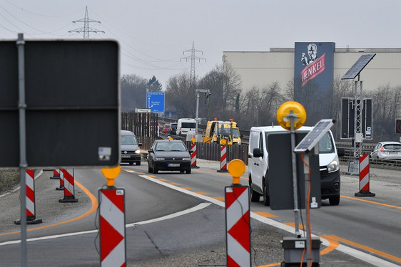 Ab Montag Gewichts-Blitzer für Wechselfahrspur auf der Salzbachtalbrücke