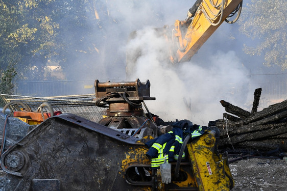 Wiesbadenaktuell Gro E Rauchs Ule Ber Schierstein Baumaterial In