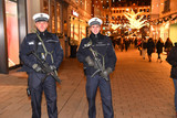 In Wiesbaden erklärte Innenminister Posek, dass nach dem Anscvhlag in Magdeburg die Polizeikräfte auf Weihnachtsmärkten in Hessen erhöht werden.