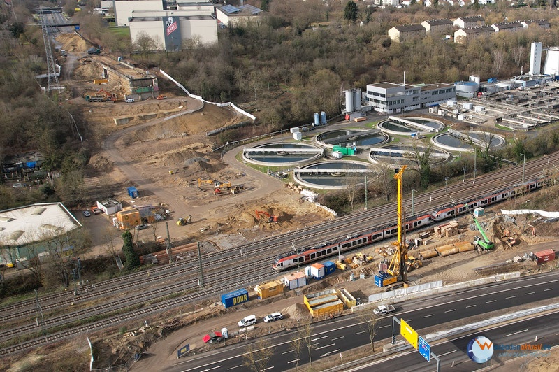 Aktueller Stand der Bauarbeiten für die neue Salzbachtalbrücke