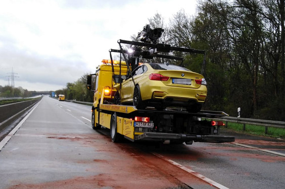 Wiesbadenaktuell Bmw Fahrer Verliert Kontrolle Uber Sportwagen Auf A671 Autobahn Mehrere Stunden Gesperrt