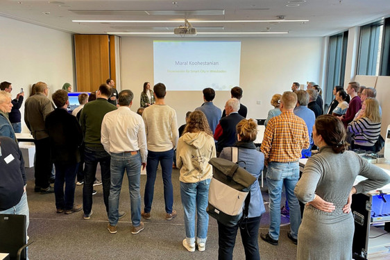 Wiesbadener waren zum Thema Mobilität der Zukunft gefragt. Im "Smart City Lab“ erarbeiteten  Bürgerinnen und Bürger zusammen mit Fachleute  innovative Mobilitätskonzepte.