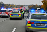 Massencrash auf der A3 und der A643 am Donnerstagnachmittag zur gleichen Zeit bei Wiesbaden. Mehrere Personen verletzt, Rettungskräfte waren im Einsatz. Es kam zu kilometerlangen Rückstaus.