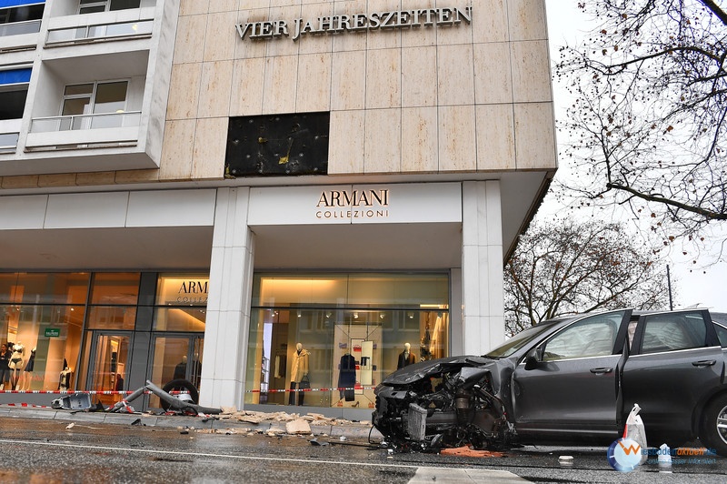 Wiesbadenaktuell Verkehrsunfall Porsche Fahrer Verliert Kontrolle