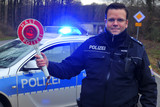 ^Die Polizei Wiesbaden führte am Mittwoch zahlreiche Verkehrskontrollen im Stadtgebiet durch. Dabei wurden mehrere Verstöße und Straftaten festgestellt.