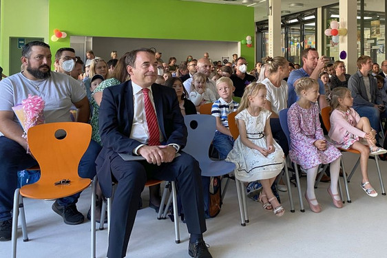 Die ABC-Schützen der Wickersbach-Grundschule in Naurod wurden vom Kultusminister persönlich begrüßt.