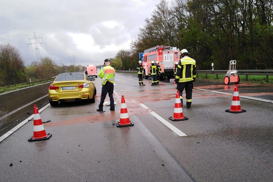 Wiesbadenaktuell Bmw Fahrer Verliert Kontrolle Uber Sportwagen Auf A671 Autobahn Mehrere Stunden Gesperrt