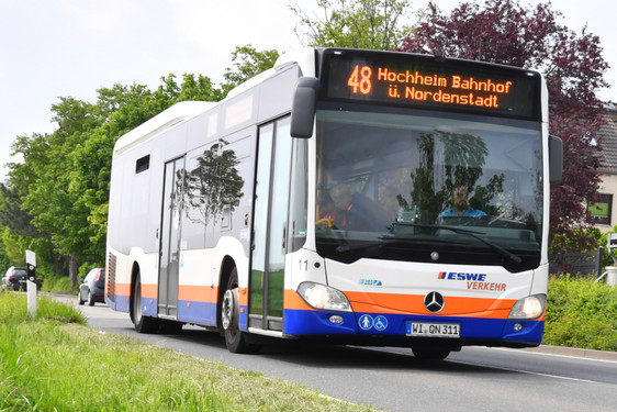 Busumleitung im Hessenring im Wiesbadener Stadtteil Nordenstadt wegen Bauarbeiten.