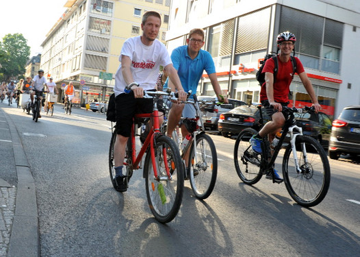 Jeden ersten Donnerstag im Monat lädt das Bündnis Verkehrswende Wiesbaden alle Fahrradfreunde zum gemeinsamen Radeln ein.