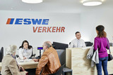 Die Nachfrage an Schülerticket, Hessenpass mobil und D-Ticket in Wiesbaden sorgen derzeit für hohes Bearbeitungsaufkommen bei ESWE Verkehr.