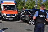 Zu einem größeren Verkehrsunfall in Wiesbaden kam es Montagnachmittag auf der B455 in Richtung Kastel auf dem Ausfädelstreifen zur A66 in Höhe Erbenheim. Eine Person wurde leicht verletzt. Rettungskräfte waren im Einsatz.