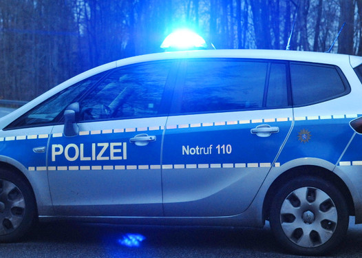 Einbrecher im Rahmen der Fahndungsmaßnahme und dank eines Anwohners, der die Verfolgung aufnahm von der Polizei Wiesbaden festgenommen.