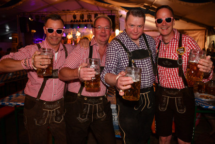 Die Fidelen Narren Wiesbaden laden zum 10. Oktoberfest in die ESWE Halle am 28. September ein.