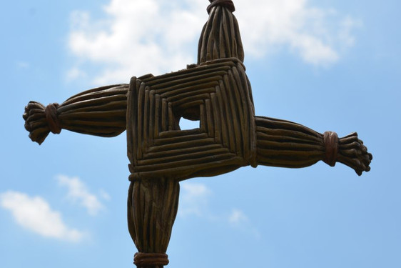 Das Kreuz der katholischen Kirche St. Birgid in Wiesbaden-Bierstadt