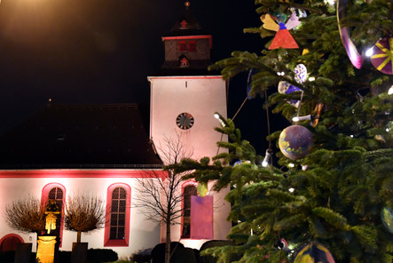 Gottesdienste und Christmetten zu Weihnachten 2024 in Wiesbaden.