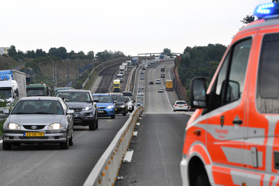 Wiesbadenaktuell Fünf Verletzte Bei Crash Auf Der A3 Kilometerlanger Stau 8297