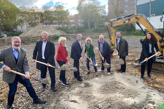 Bis Ende 2023 soll es fertig sein: Das neue Parkhaus an der Klarenthaler Straße in Wiesbaden. Anschließend kann dann die Umgestaltung des Elsässer Platzes beginnen.