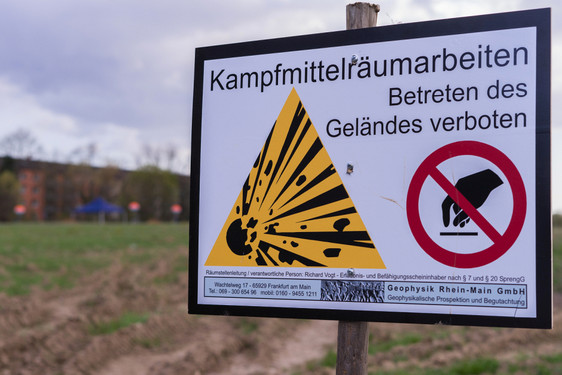 Weltkriegsbombe in Wiesbaden-Biebrich gefunden. Mehrere Tausend Einwohner müssen dazu evakuiert werden.