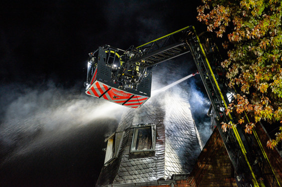 Wiesbadenaktuell: Feuerwehreinsatz: Dachstuhlbrand Nach Blitzeinschlag ...