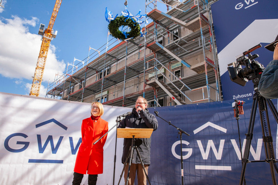 Auf dem Gräselberg im Wiesbadener Stadtteil Biebrich wurde das Richtfest für die Bauabschnitte 4, 7 und 8 gefeiert.