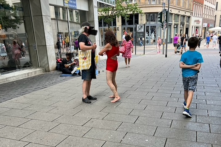 Bettelbanden in Wiesbaden unter Druck – Stadtpolizei zieht die Reißleine Mit Bargeldabschöpfung gegen aggressive Gruppen – Bürger sollen nicht mehr aus Mitleid zahlen