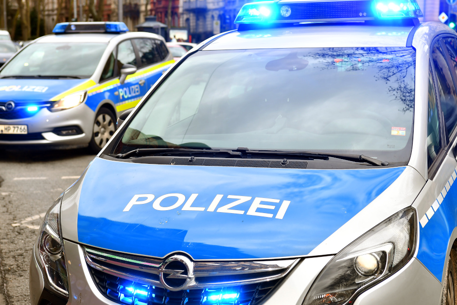 Ein Ladendiebe attackierte am Freitag in Wiesbaden-Biebirch einen Detektiv mit Brecheisen. Es kam zu einer wilder Flucht.