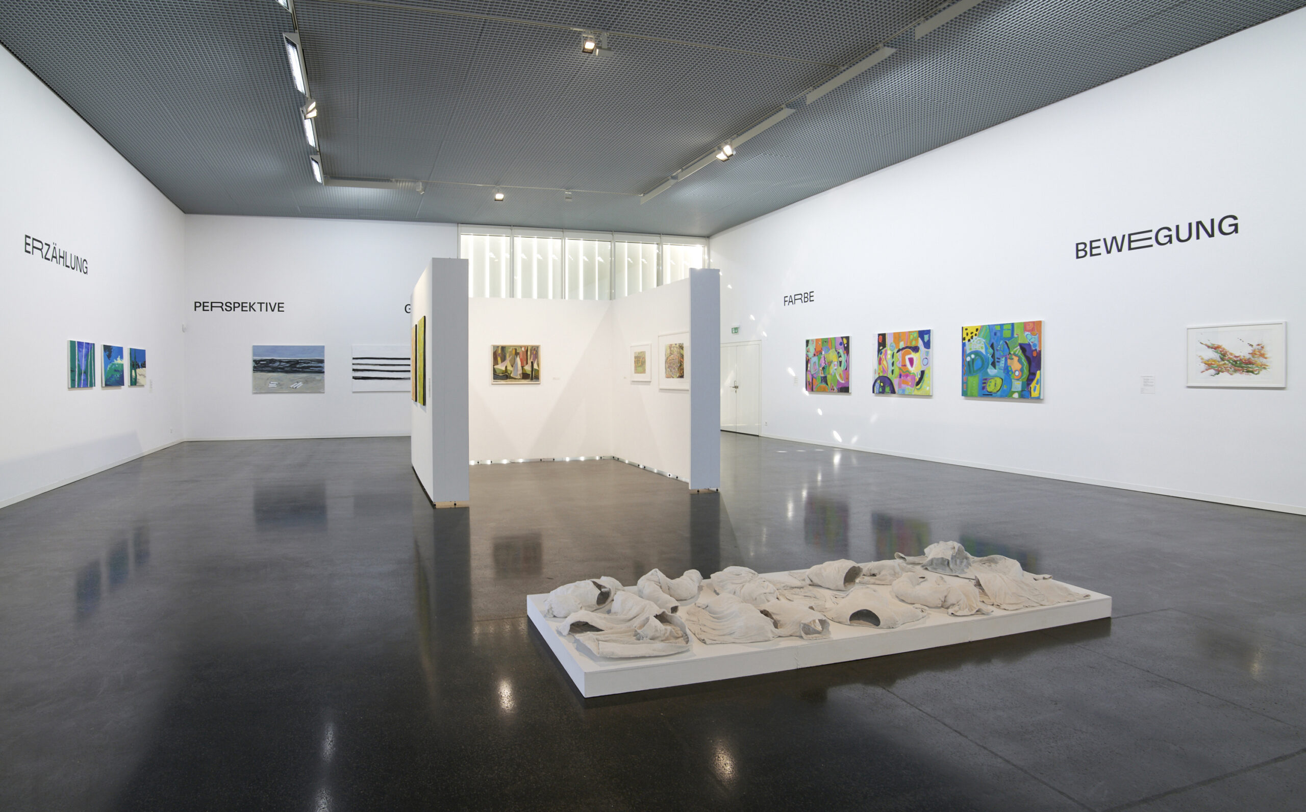 Führung durch „Form, Farbe, Freiheit: 75 Jahre Künstlergruppe 50“ in Kunsthaus Wiesbaden.