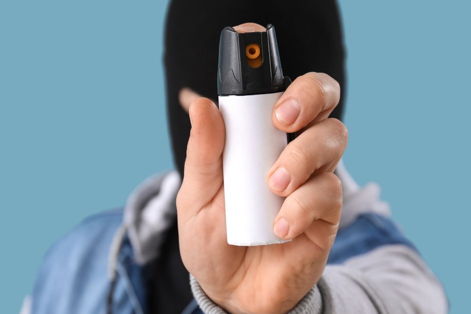 Pfefferspray-Angriff in Mainz-Kastel – 15-Jähriger verletzt Jugendliche locken Opfer in Grünanlage und flüchten nach Attacke