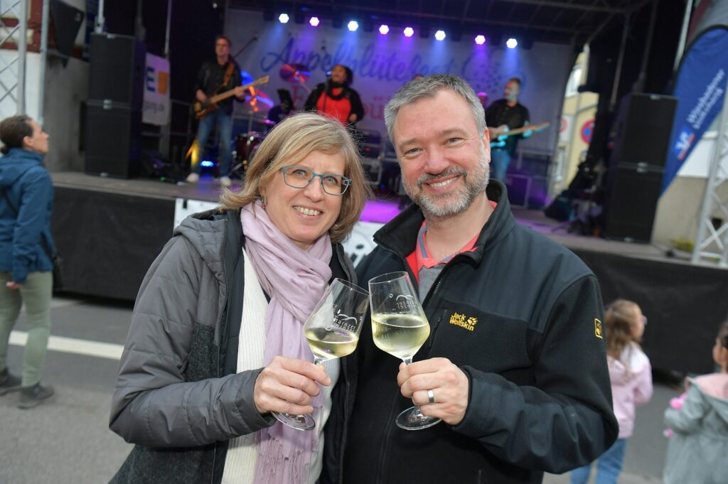 Aeppelbluetefest Wiesbaden Naurod 12 5 2023 039