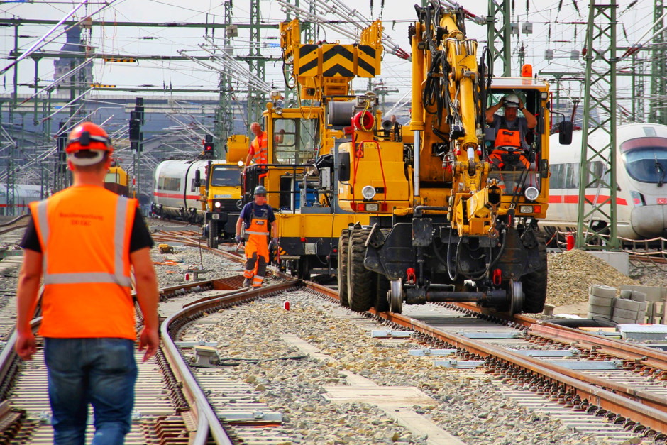 Großprojekt der Deutschen Bahn legt Wiesbadener Gleise im Sommer 2025 lahm.