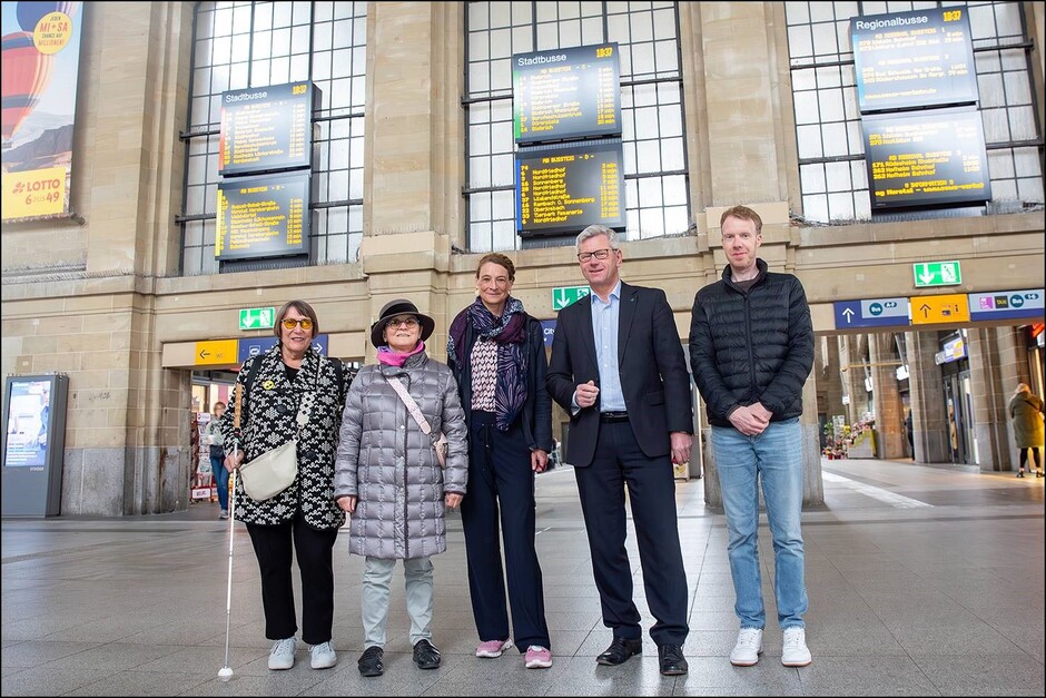 ESWE Verkehr hat am Wiesbadener Hauptbahnhof ein umfassendes, digitales Fahrgast-Informationssystem in Betrieb genommen, das inklusiven Anforderungen gerecht wird.
