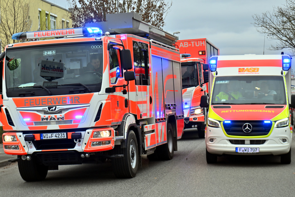 Unruhige Dienstschicht: Viele Einsätze für Feuerwehr und Rettungsdienst am Montag in Wiesbaden.