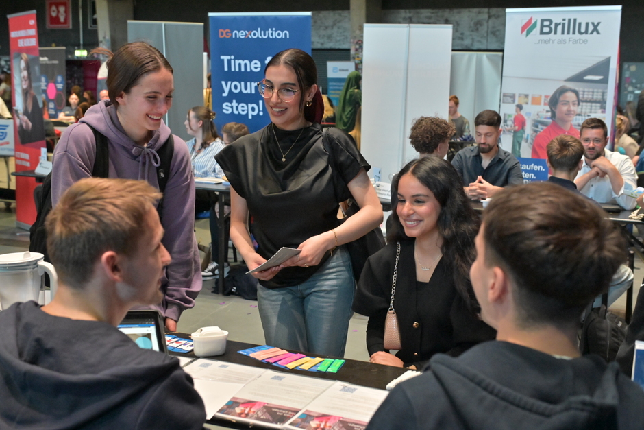 Im Wiesbadener Kulturzentrum Schlachthof fand das IHK-Topp-Format "Azubi Speed Dating" statt.