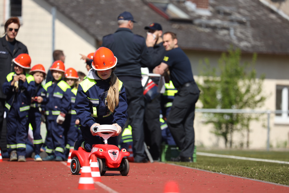 In Wiesbaden-Igstadt kamen 177 Kinder aus den Kinderfeuerwehren der Landeshauptstadt Wiesbaden zum 9. Kinderfeuerwehrtag zusammen.