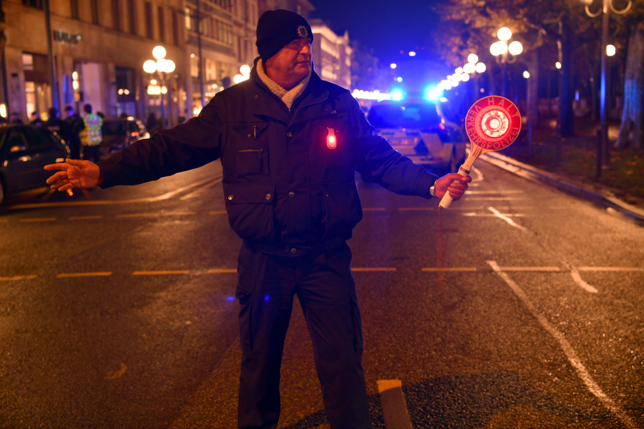 Am Ostersonntag führte die Wiesbadener Polizei mit Unterstützung des Hessischen Polizeipräsidium Einsatz Verkehrskontrollen im Stadtbereich durch.