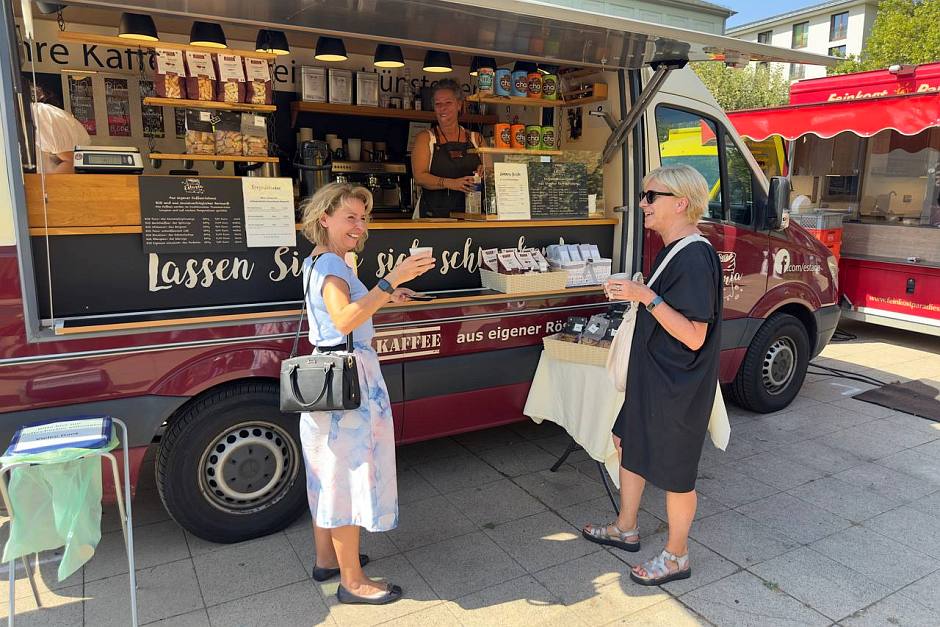 Später shoppen, frisch genießen: Ein Markt für alle, die mehr wollen in Wiesbaden auf dem Luisenplatz.