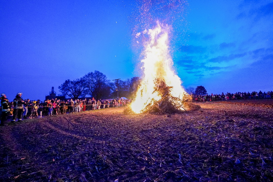 Osterfeuer Scholzenhof in Nordenstadt