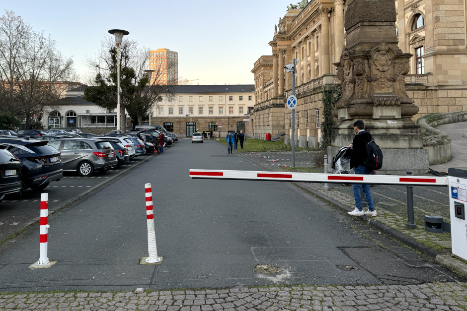 Parkplatz am Warmen Damm in der Wilhelmstraße in Wiesbaden: Perfekte Adresse für Kurzzeit-Parker