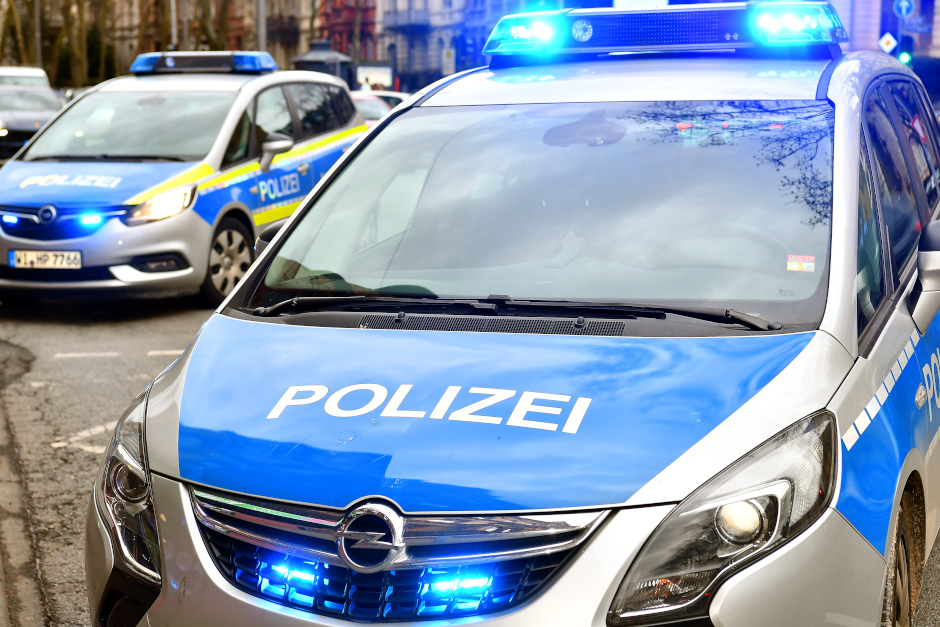 Auseinandersetzung auf Parkplatz nach dem SV Wehen Wiesbaden – SV Waldhof Mannheim am Samstag in Wiesbaden.