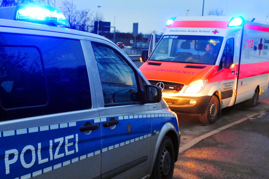 Kind auf Fußgängerüberweg von E-Scooter-Fahrer am Montag in Wiesbaden-Dotzheim angefahren.