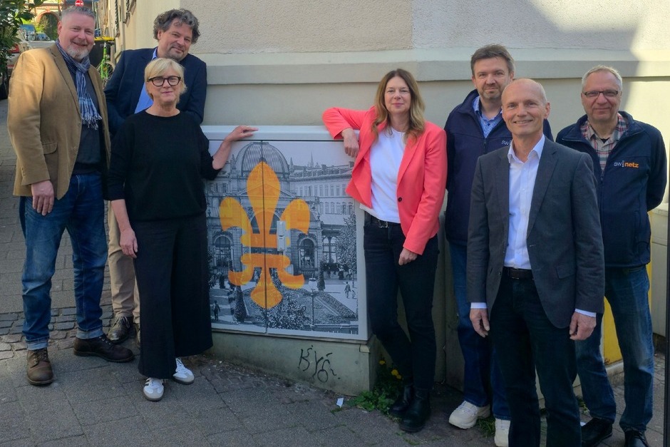 Die Stadt Wiesbaden setzt auf historische Motive an Stromkästen, um gegen Schmierereien und Graffiti vorzugehen.