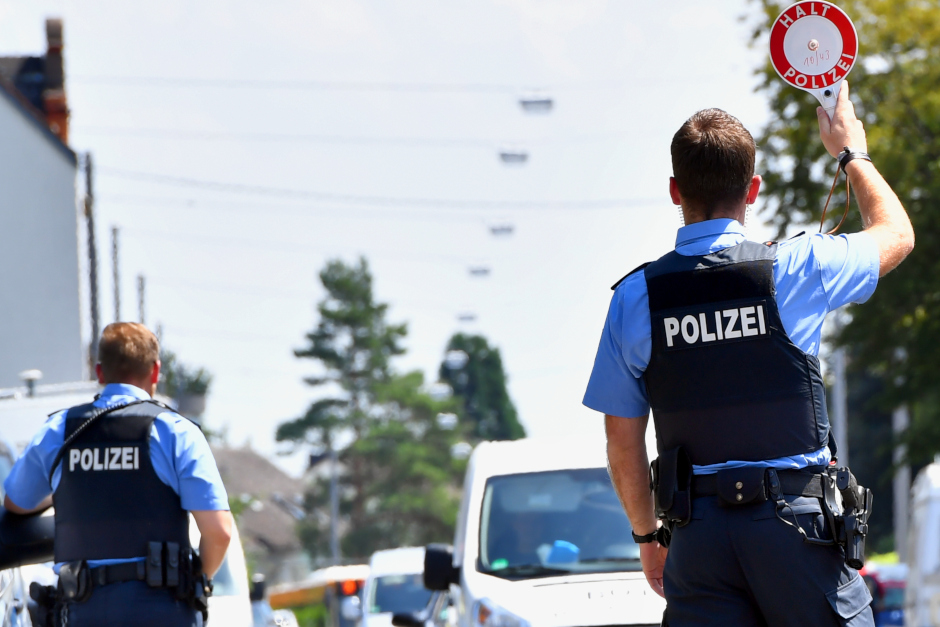 Busspur im Visier: Polizei greift durch – 17 Fahrer in nur einer Stunde in Wiesbaden erwischt.