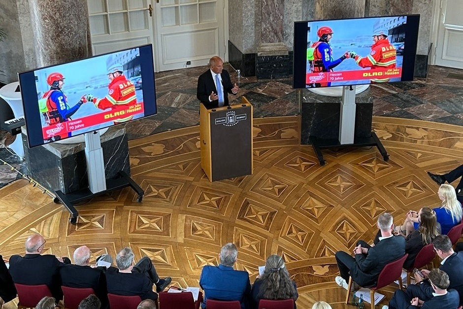 Hessische Landesregierung würdigt 100 Jahre DLRG und 70 Jahre Landesjugend Hessen in Wiesbaden.