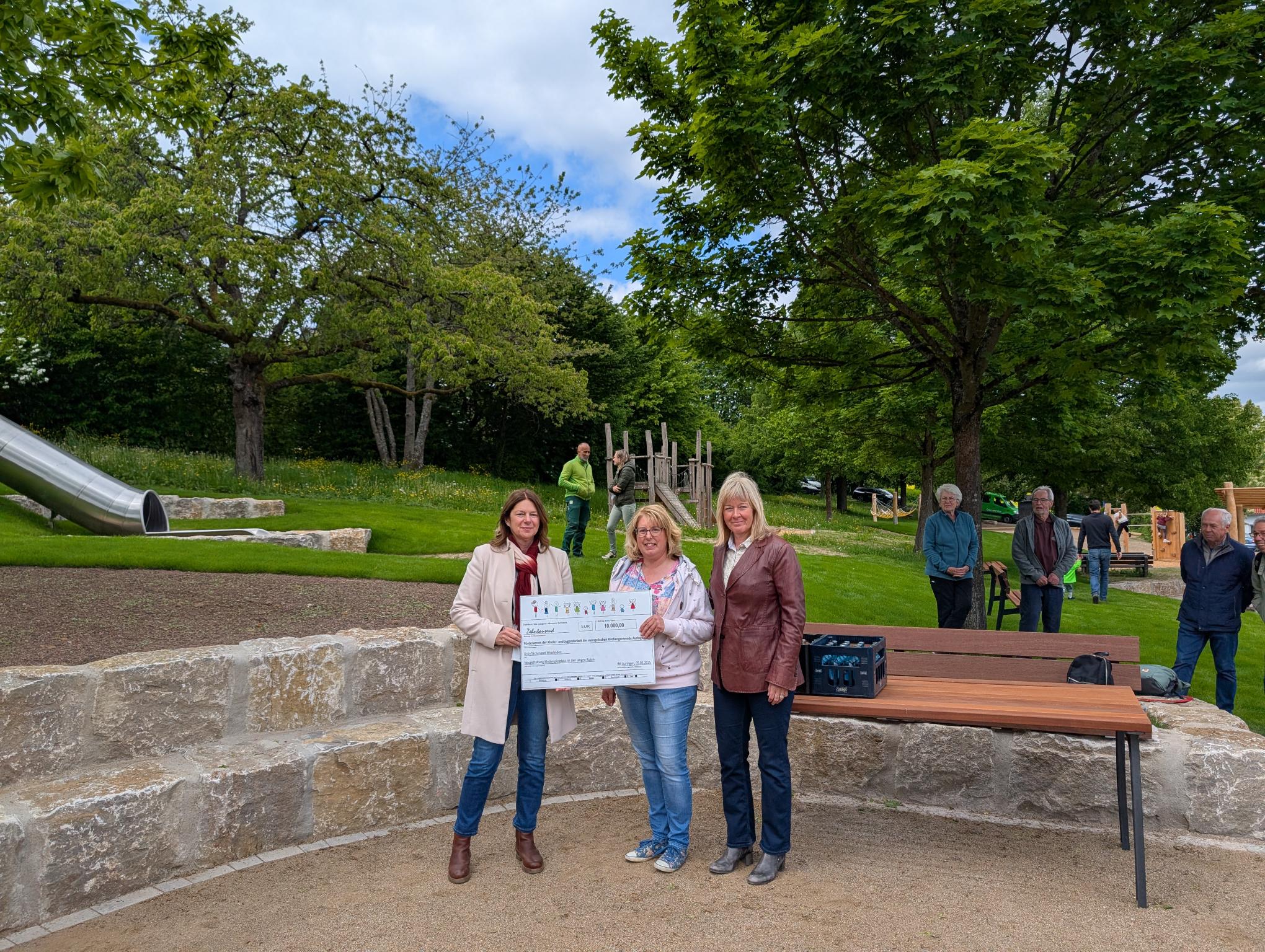 Einweihung des umgestalteten Kinderspielplatzes “In den langen Ruten“ in Wiesbaden-Auringen am Montag, 5. Mai 2025