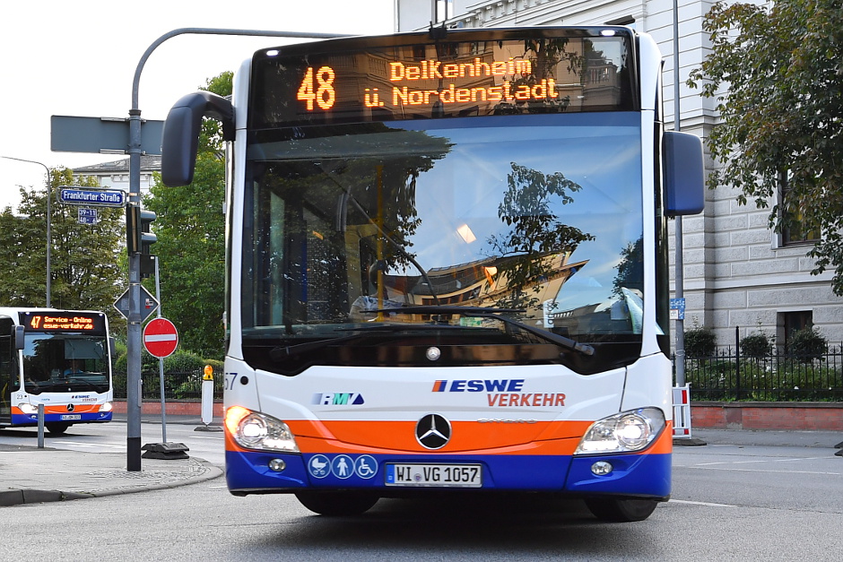 Stressfrei zum Biebricher Höfefest mit dem Bus und dem ESWE-Veranstaltungsticket.