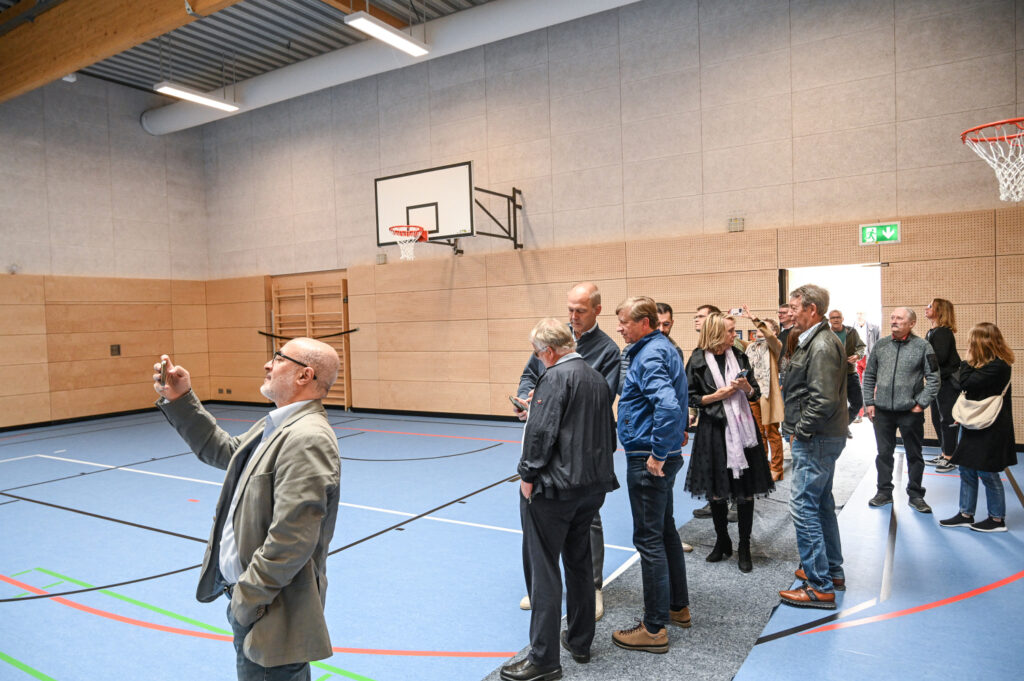 Die neue Einfeldturnhalle für die Adalbert-Stifter-Schule Wiesbaden wurde am Mittwoch feierlich eingeweiht.