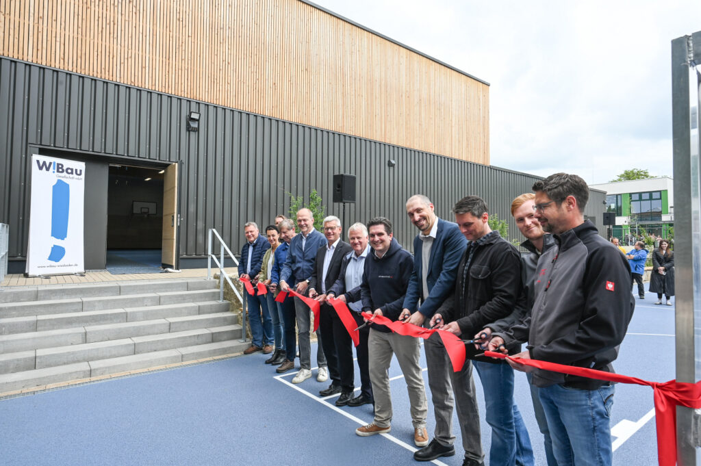 Die neue Einfeldturnhalle für die Adalbert-Stifter-Schule Wiesbaden wurde am Mittwoch feierlich eingeweiht.