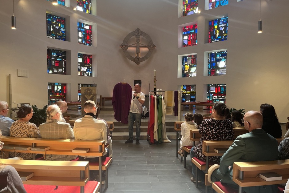 Am 3. Mai fand in der St.Birgid-Kirche in Wiesbaden-Bierstadt eine "Erklärte Messe" statt.