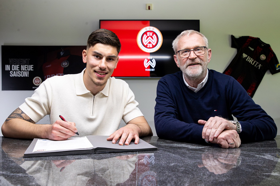 Noah Brdar hat den Vertrag vorzeitig beim SV Wehen Wiesbaden verlängert